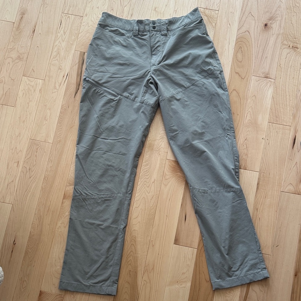 Duluth Trading Co Slate Cargo Pants